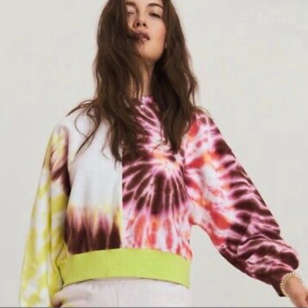 Something Navy Small Aspen Bicolor Tie Dye Sweatshirt
Maroon Lime Combo